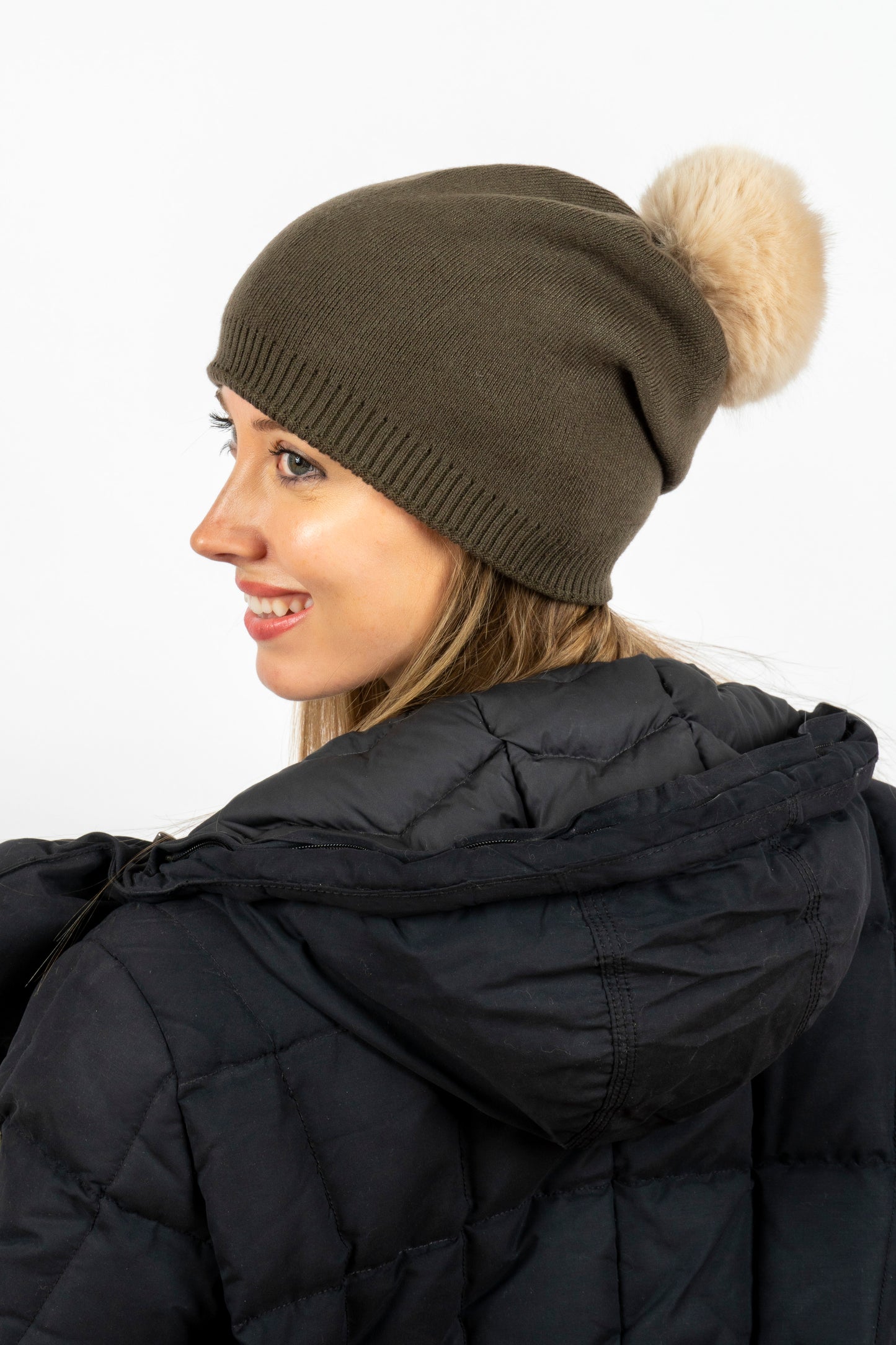 brooklyn beanie army/beige faux fur pom