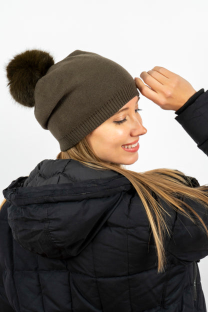 brooklyn beanie army/army faux fur pom